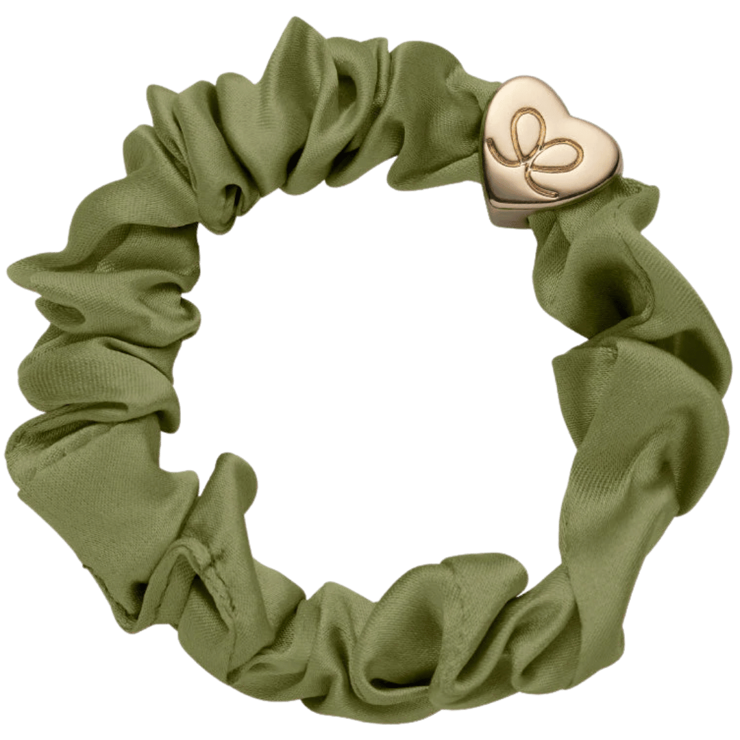 Hedvábná gumička Scrunchie se zlatým srdcem - Olive Green