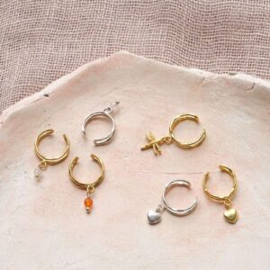 Symbol Ear Cuff zlatý s vážkou