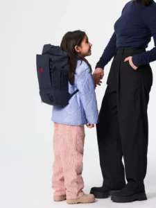 Pinqponq BLOK MINI dětský batoh v tmavomodré barvě