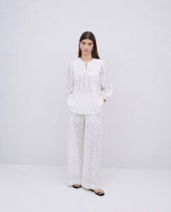 Bílé krajkové kalhoty