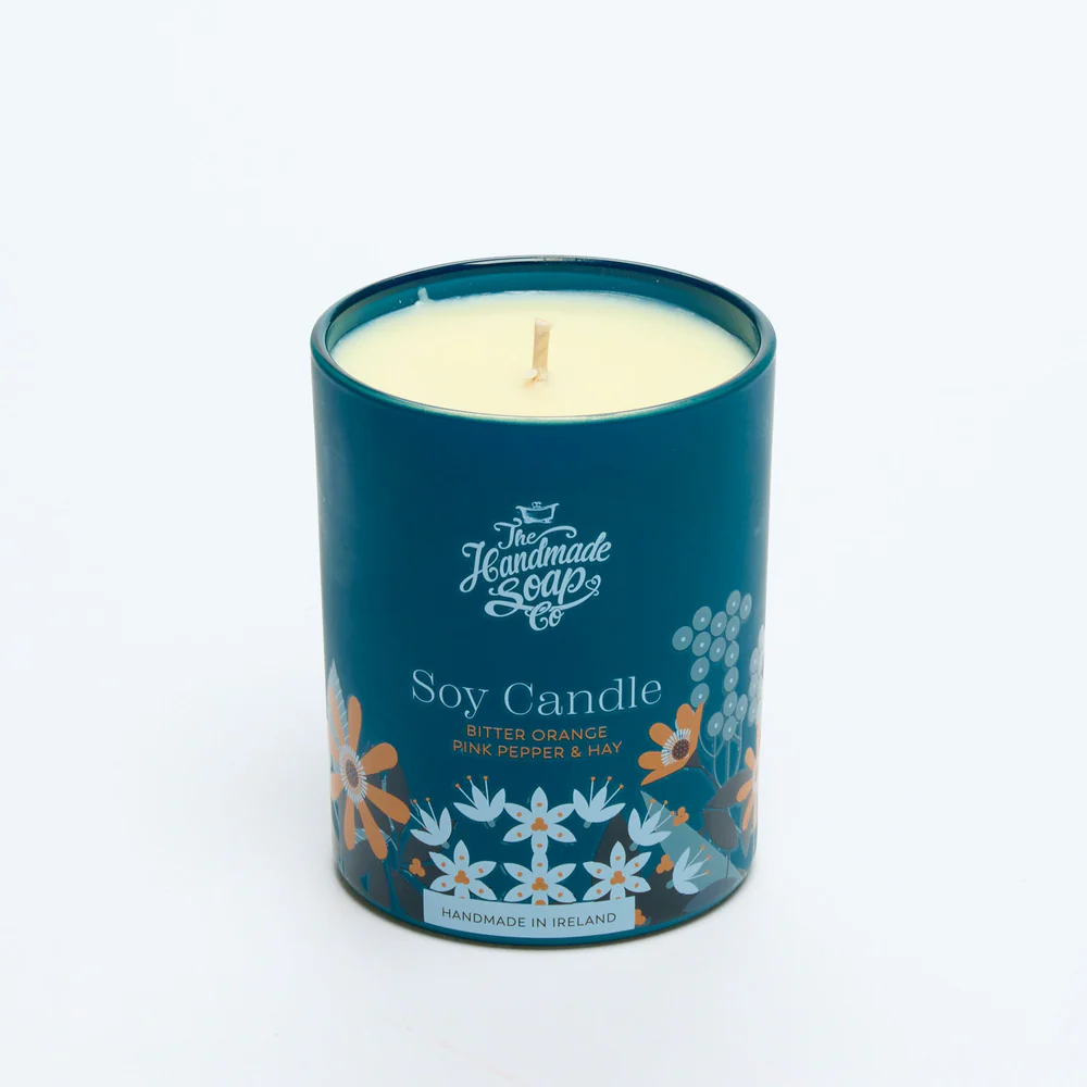 Sójová svíčka BITTER ORANGE, PINK PEPPER & HAY 210g