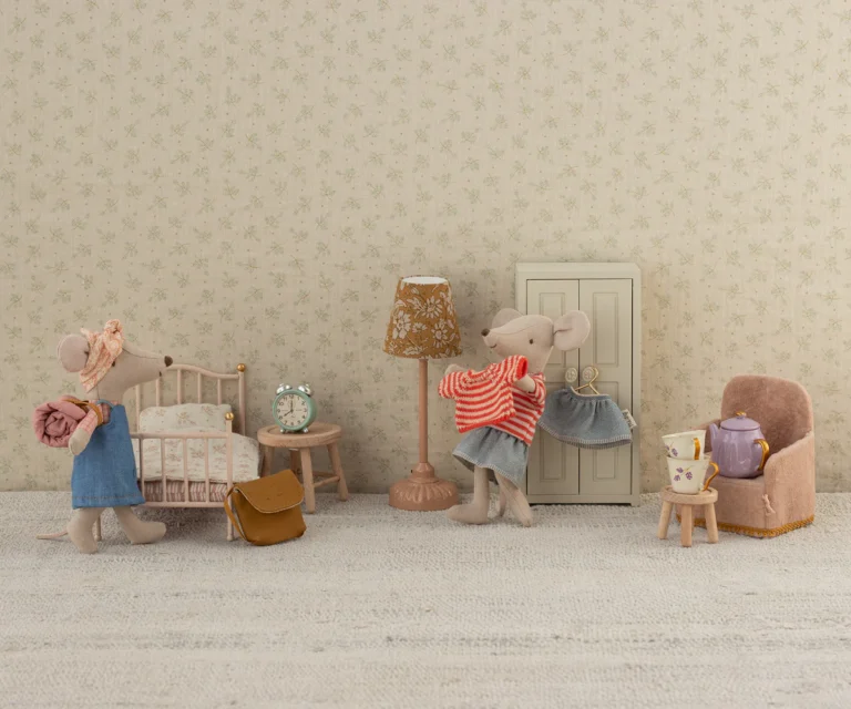 Oblečení pro myší sestru | Knitted Sweater and Skirt, Big Sister Mouse